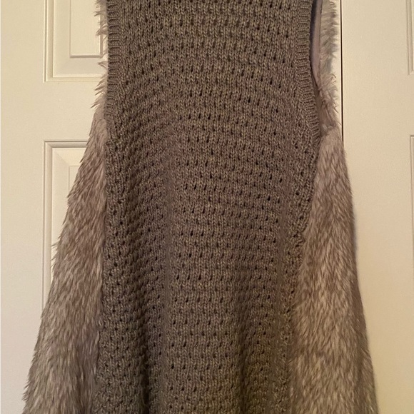 Vintage America Gray Knit Vest - Picture 6 of 7